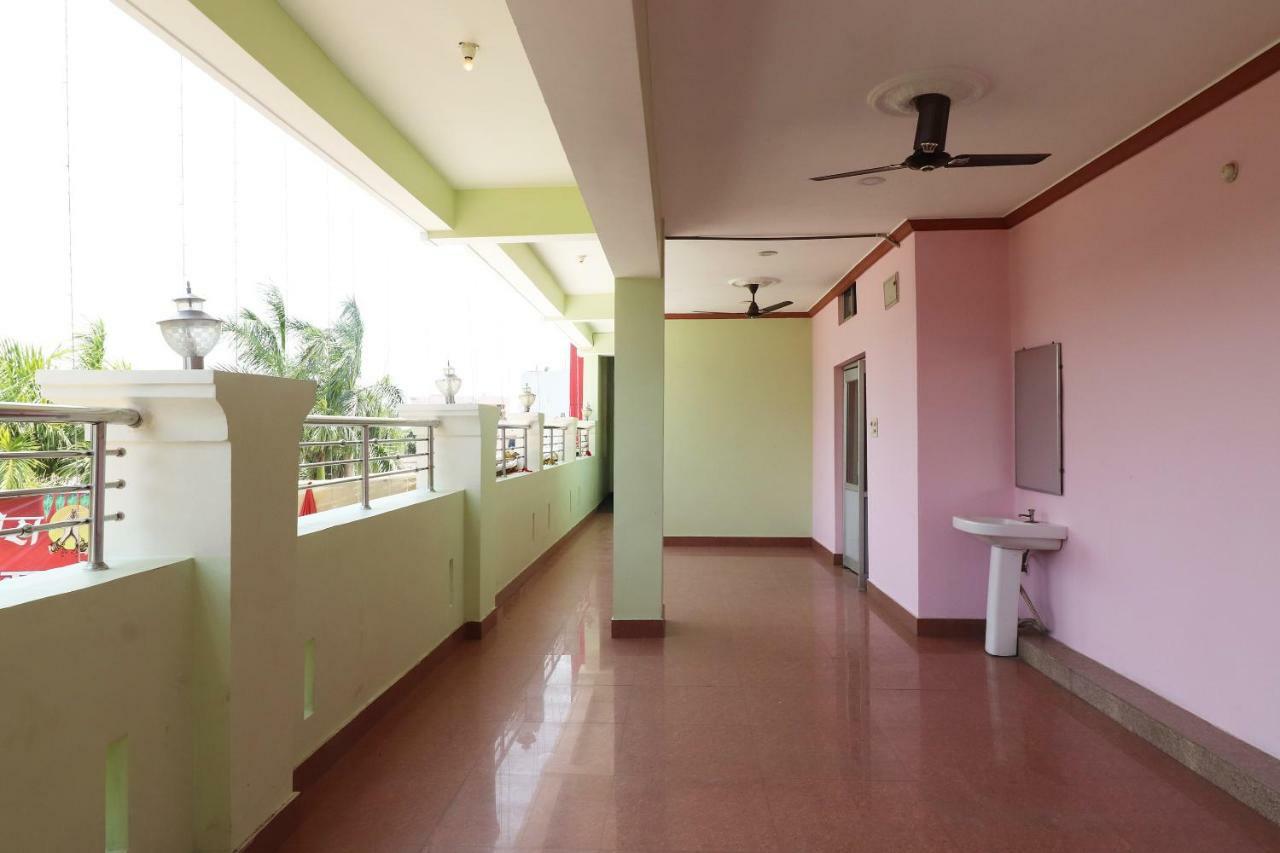 Oyo 31112 Hotel Abhinandan Palace Rāipur Exterior foto
